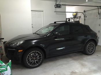 Багажник Thule WingBar Edge Black на интегрированных дугах для Porsche Macan - ОбвесКарРу VIN: 9592200-4050. 