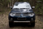 Дефлектор капота EGR темный для Mitsubishi L200