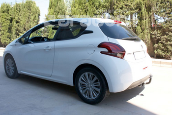Фиксированный фаркоп Aragon для Peugeot 208 - ОбвесКарРу VIN: E4727AA. 