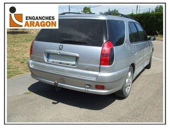Фиксированный фаркоп Aragon для Peugeot 306 - ОбвесКарРу VIN: E4709AA. 