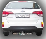 Фиксированный фаркоп Leader Plus с нержавеющей пластиной для KIA Sorento