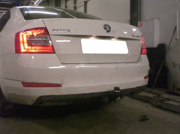 Фиксированный фаркоп Westfalia для Skoda Octavia III лифтбек - ОбвесКарРу VIN: 305401600001. 