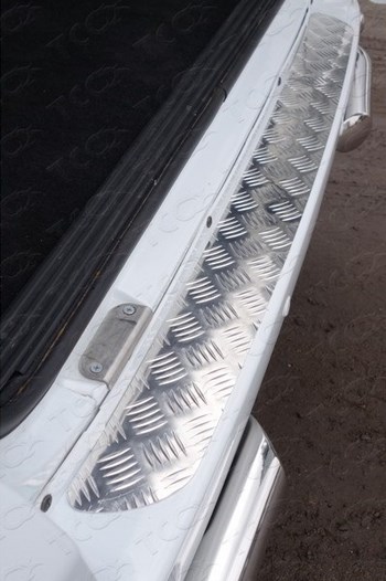 Накладка на задний бампер (лист алюминий квинтет) для UAZ Patriot - ОбвесКарРу VIN: UAZPATR2015-17. 