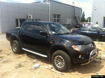 Пороги алюминиевые (Alyans) для Mitsubishi L200 - ОбвесКарРу VIN: MIL2.47.1975. 