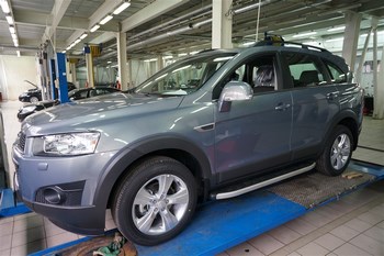 Пороги алюминиевые (Alyans) для Chevrolet Captiva (2006-2011) - ОбвесКарРу VIN: CECA.47.0091. 