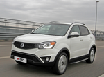 Пороги алюминиевые с черным кантом для Ssang Yong Actyon