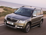 Пороги алюминиевые с черным кантом для Skoda Yeti