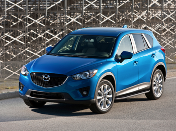 Пороги алюминиевые с черным кантом для Mazda CX-5 - ОбвесКарРу VIN: A173ALB. 