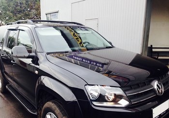 Пороги алюминиевые (Sapphire Black) для Volkswagen Amarok - ОбвесКарРу VIN: VWAM.54.1020. 