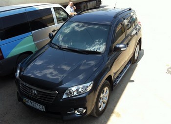 Пороги алюминиевые (Corund Silver) для Toyota RAV4 - ОбвесКарРу VIN: TOR4.53.0460. 