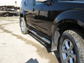 Пороги d76 с проступями SLITKOFF для Nissan Pathfinder - ОбвесКарРу VIN: NIP007. 