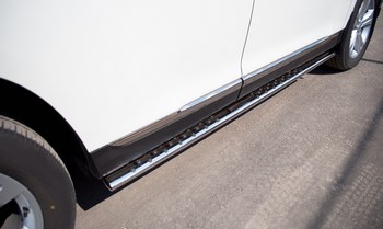 Пороги Russtal - труба овал 75х42 мм с проступью для Toyota Highlander - ОбвесКарРу VIN: THO-000741. 