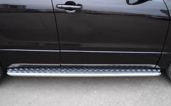 Пороги труба D42 с листом RUSSTAL для Suzuki Grand Vitara 5D - ОбвесКарРу VIN: SVL-001097. 