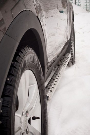 Пороги труба D75хD42 овал с проступью RUSSTAL для Kia Sportage - ОбвесКарРу VIN: NSPO-000772. 