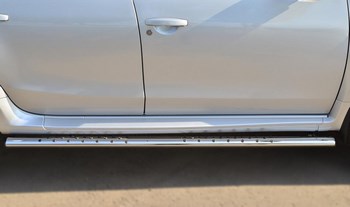 Пороги труба D75хD42 овал с проступью RUSSTAL для Nissan Terrano - ОбвесКарРу VIN: NTRO-001793. 