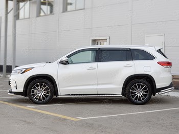 Пороги труба Russtal для Toyota Highlander - ОбвесКарРу VIN: THRO-002619. 