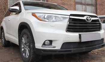 Решетка радиатора ProtectGrille Premium нижняя для Toyota Highlander (2013-2016 Черная) - ОбвесКарРу VIN: TOYHIG14.PREMIUM.bot.blac. 