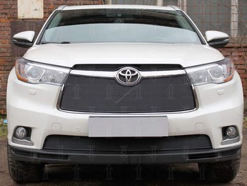 Решетка радиатора ProtectGrille Premium верхняя для Toyota Highlander (2013-2016 Черная) - ОбвесКарРу VIN: TOYHIG14.PREMIUM.top.blac. 