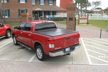 Трехсекционная алюминиевая крышка кузова для Toyota Tundra - ОбвесКарРу VIN: HC-TUN6507. 