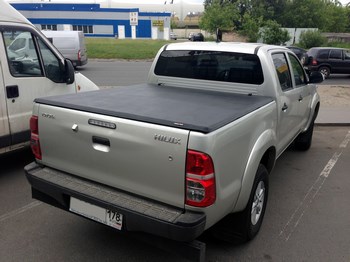 Трехсекционная виниловая крышка кузова Toyota Hilux - ОбвесКарРу VIN: FCTHV506. 