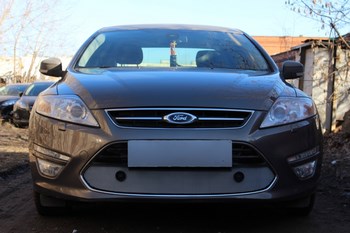 Защитная сетка радиатора ProtectGrille для Ford Mondeo IV с парктроником (2012-2014 Хром) - ОбвесКарРу VIN: FMON.12-14.park.chrome. 