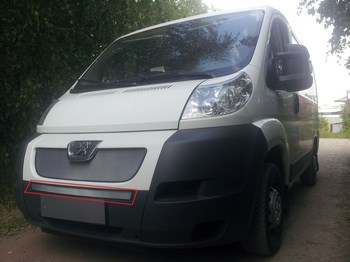 Защитная сетка радиатора ProtectGrille для Peugeot Boxer (2006-2015 Хром) - ОбвесКарРу VIN: PEUBOX06.mid.chrome. 