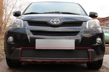 Защитная сетка радиатора ProtectGrille для Toyota Urban Cruiser (2009-2015 Черная) - ОбвесКарРу VIN: TURCR.bot.black. 