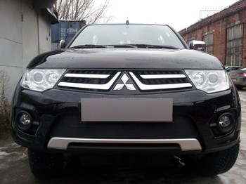 Защитная сетка радиатора ProtectGrille нижняя для Mitsubishi Pajero Sport (2010-2013 Черная) - ОбвесКарРу VIN: MTL200.bot.black. 