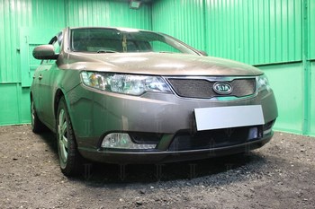 Защитная сетка радиатора ProtectGrille нижняя для KIA Cerato (2011-2013 Черная) - ОбвесКарРу VIN: KCER11.bot.black. 