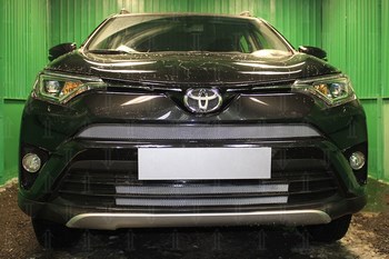 Защитная сетка радиатора ProtectGrille нижняя для Toyota RAV4 2 части (2015-н.в. Хром) - ОбвесКарРу VIN: TRAV15.bot.chrome. 