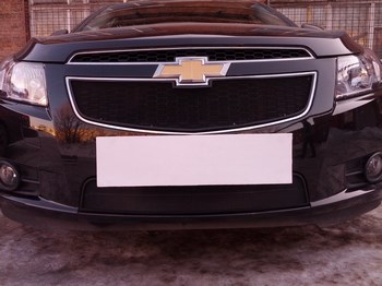 Защитная сетка радиатора ProtectGrille нижняя для Chevrolet Cruze (2009-2013 Черная) - ОбвесКарРу VIN: CHCRUZ09.bot.black. 