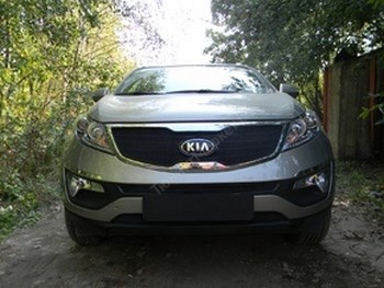 Защитная сетка радиатора ProtectGrille Optimal верхняя для KIA Sportage (2010-2014 Черная) - ОбвесКарРу VIN: KSPO10.OPTIMAL.top.black. 