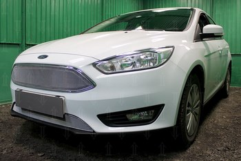 Защитная сетка радиатора ProtectGrille Optimal верхняя для Ford Focus III рестайлинг (2015-н.в. Хром) - ОбвесКарРу VIN: FFOCIII14.OPTIMAL.top.chr. 