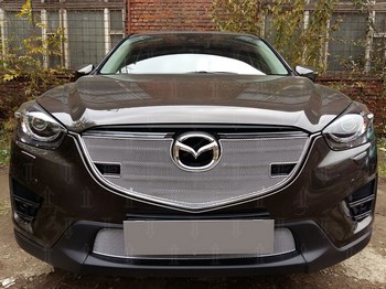 Защитная сетка радиатора ProtectGrille Optimal верхняя с парктроником для Mazda CX5 (2015-2016 Хром) - ОбвесКарРу VIN: MАZCX15.OPTIMAL.park.chro. 