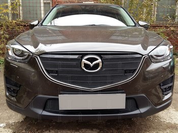 Защитная сетка радиатора ProtectGrille Optimal верхняя с парктроником для Mazda CX5 (2015-2016 Черная) - ОбвесКарРу VIN: MАZCX15.OPTIMAL.park.blac. 