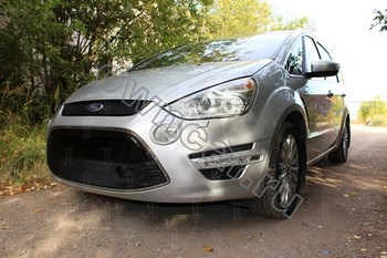 Защитная сетка радиатора ProtectGrille Optimal с парктроником для Ford S-Max (2010-2015 Черная) - ОбвесКарРу VIN: FORSMAX10.OPTIMAL.park.bl. 