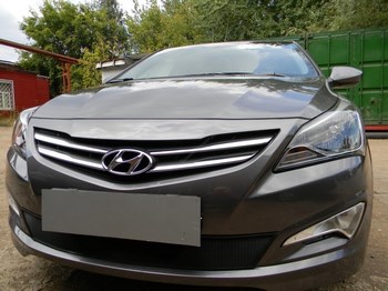 Защитная сетка радиатора ProtectGrille Optimal для Hyundai Solaris (2014-2015 Черная) - ОбвесКарРу VIN: HSOL14.OPTIMAL.black. 