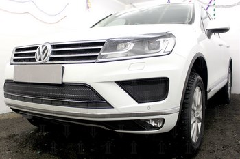 Защитная сетка радиатора ProtectGrille Premium 2 боковые части для Volkswagen Touareg (2014-н.в. Черная) - ОбвесКарРу VIN: VWTOUAR14.PREMIUM.cor.bla. 