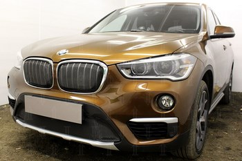 Защитная сетка радиатора ProtectGrille Premium верхняя для BMW X1 (2015-н.в. Черная) - ОбвесКарРу VIN: BMWX1.15.PREMIUM.top.blac. 