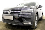 Защитная сетка радиатора ProtectGrille Premium верхняя для Volkswagen Tiguan (2016-н.в. Черная)