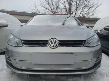 Защитная сетка радиатора ProtectGrille Premium для Volkswagen Golf VII (2012-2015 Хром) - ОбвесКарРу VIN: WGOL.Premium.chrome. 