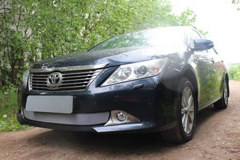 Защитная сетка радиатора ProtectGrille Premium для Toyota Camry (2011-2014 Хром) - ОбвесКарРу VIN: TCAMXV50.chrome. 