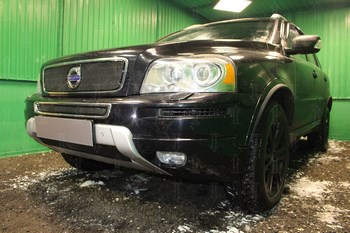 Защитная сетка радиатора ProtectGrille Premium верхняя для Vovlo XC90 (2006-2009 Черная) - ОбвесКарРу VIN: VXC90.09.PREMIUM.top2.bla. 