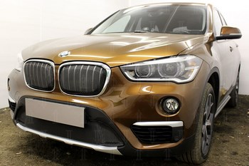 Защитная сетка радиатора ProtectGrille Premium нижняя для BMW X1 (2015-н.в. Черная) - ОбвесКарРу VIN: BMWX1.15.PREMIUM.bot.blac. 
