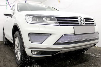 Защитная сетка радиатора ProtectGrille Premium 2 боковые части для Volkswagen Touareg (2014-н.в. Хром) - ОбвесКарРу VIN: VWTOUAR14.PREMIUM.cor.chr. 