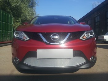 Защитная сетка радиатора ProtectGrille Premium для Nissan Qashqai без парктроников (2014-2015 Хром) - ОбвесКарРу VIN: NQAS14.Premium.chrome. 