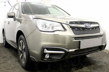 Защитная сетка радиатора ProtectGrille Premium нижняя для Subaru Forester (2016-н.в. Черная) - ОбвесКарРу VIN: SUBFOR16.PREMIUM.bot.blac. 