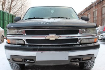 Защитная сетка радиатора ProtectGrille Premium для Chevrolet Tahoe II (1999-2007 Черная) - ОбвесКарРу VIN: CHTAHII.Premium.black. 
