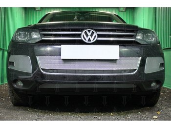 Защитная сетка радиатора ProtectGrille Premium нижняя часть для Volkswagen Touareg (2010-2014 Хром) - ОбвесКарРу VIN: VWTOUAR10.PREMIUM.bot.chr. 