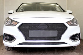 Защитная сетка радиатора ProtectGrille Premium верхняя для Hyundai Solaris (2017-н.в. Черная без логотипа) - ОбвесКарРу VIN: HSOL17.PREMIUM.top2.black. 